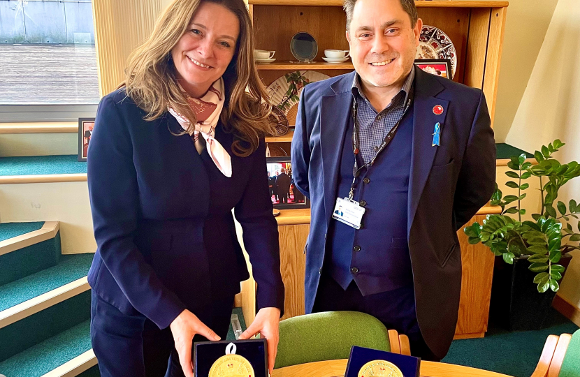 Gillian Keegan MP (left) met with Andrew Green (right), the CEO of Chichester College Group, earlier this year following their awarding of the prestigious Queen’s Anniversary Prize for education.